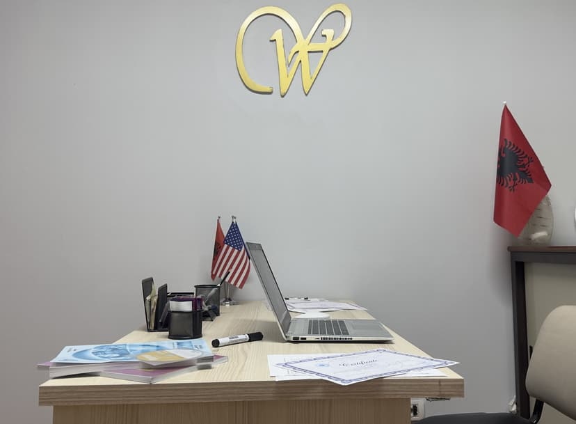 Kurs anglishteje për fëmijë në Tiranë në New Wisdom qendër gjuhësh të huaja, fëmijë duke mësuar anglisht.